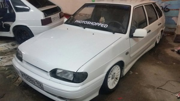 Наклейки на лобовое стекло ВАЗ 2114