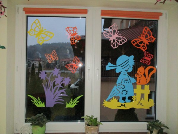 Украшение окон к весне