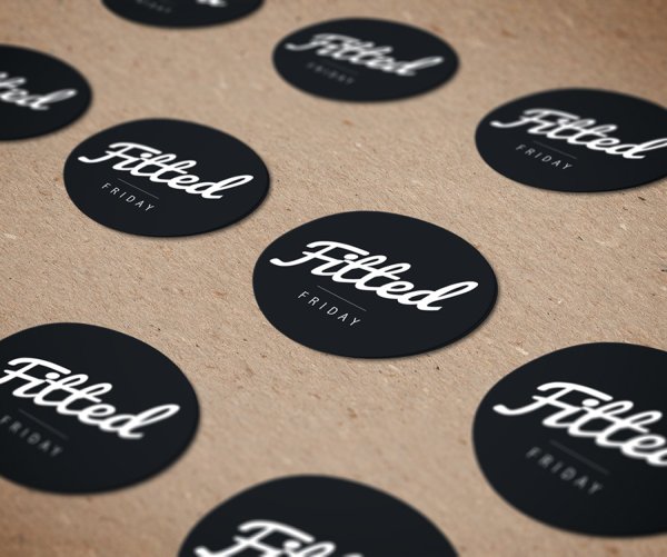 Мокап наклейки круглые