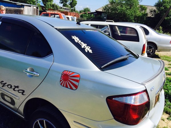 Camry надпись