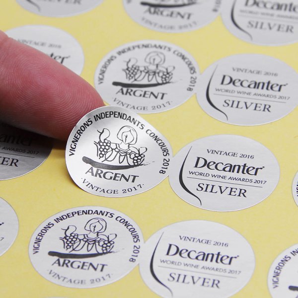 Серебряная печать на наклейках