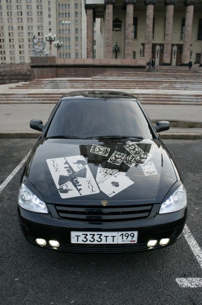 Наклейка на капот Приоры