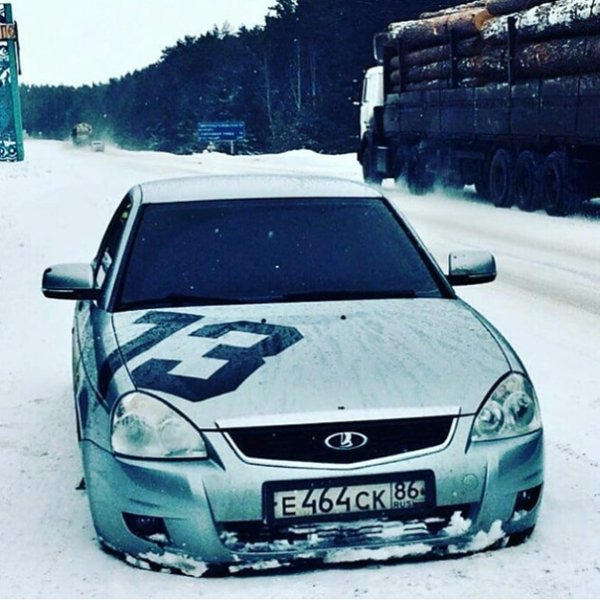 Версаче на капоте ВАЗ 2114