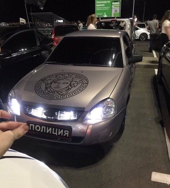 Наклейки на капот на приору