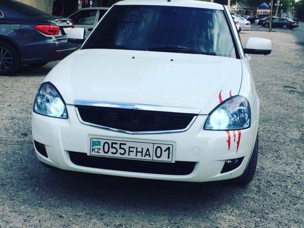 Наклейки на капот