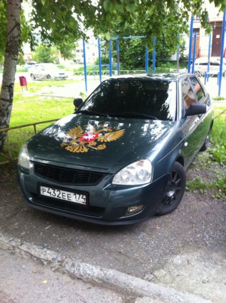 Наклейка на капот Приоры