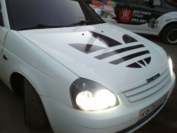 Наклейки на приору седан на капот