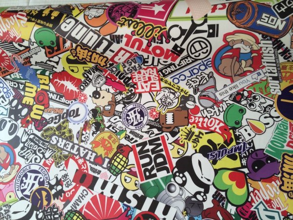 Наклейки стикербомбинг