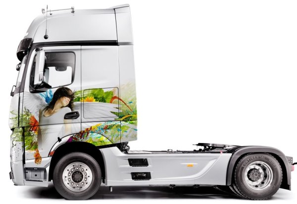 Грузовики с наклейками