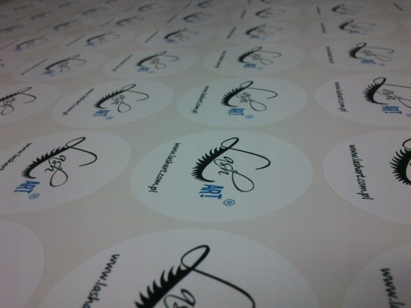 Печать наклеек на пленке