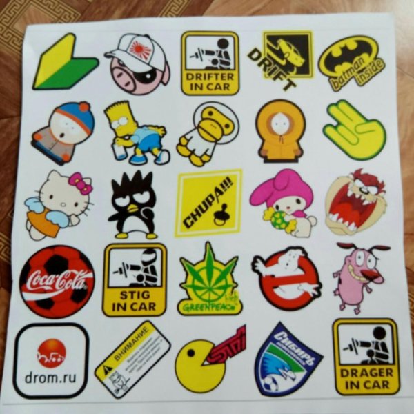 Наклейки на продукцию с логотипом