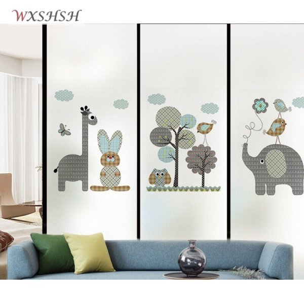 На статике наклейка