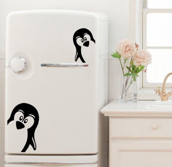 Наклейка на холодильник пингвины