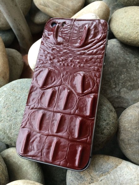 Кожаная наклейка на iphone 11