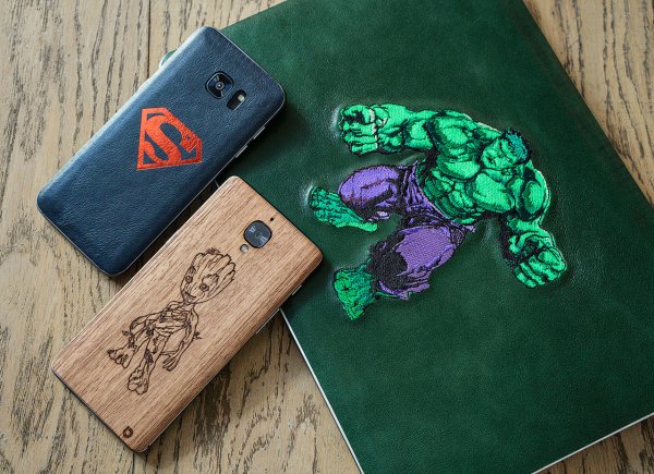 Наклейки для смартфона из кожи