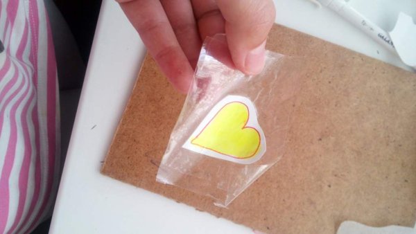 Наклейки из двухстороннего скотча