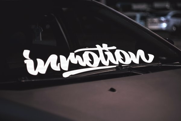 Наклейка на лобовое стекло Фольксваген Пассат