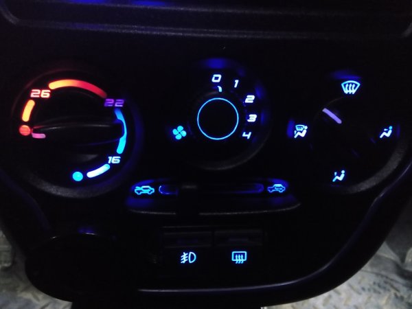 Лада Калина наклейка на блок управления печкой