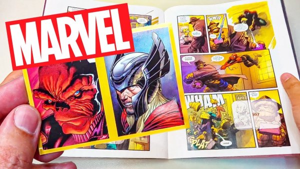 Альбом для наклеек Panini Marvel versus