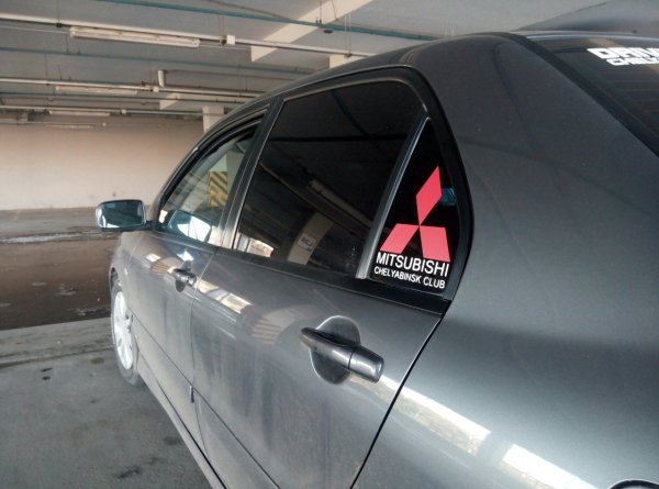 Наклейка на лобовое стекло Митсубиси Лансер 10