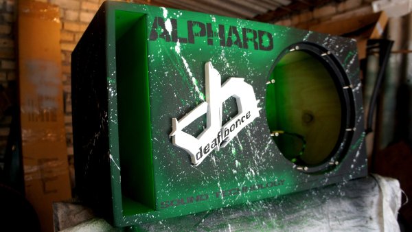 Alphard Team наклейка