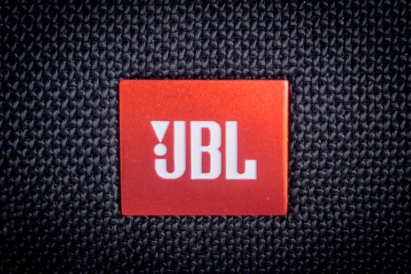 JBL значок