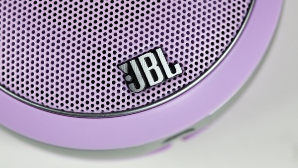 Логотип JBL на колонку