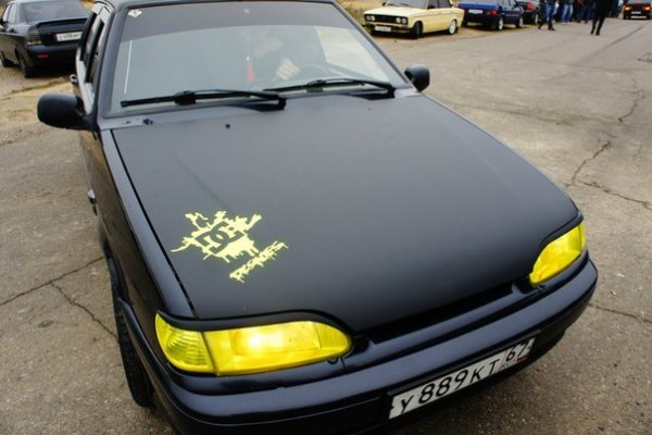 ВАЗ 2113 на лобовом стекле Pride