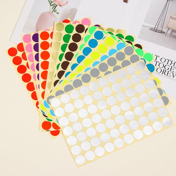 Наклейки круглые цветные