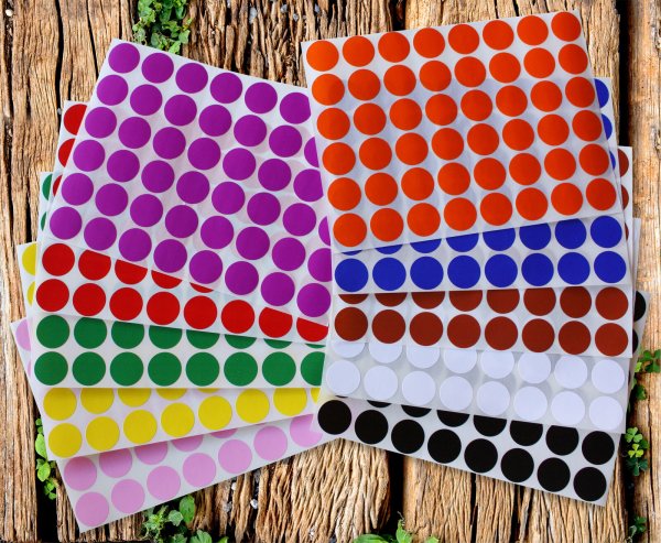 Маленькие круглые наклейки