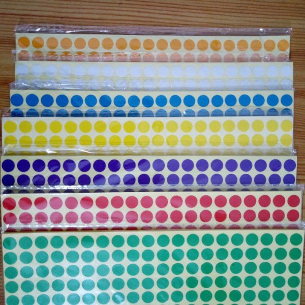 Разноцветные кружечки