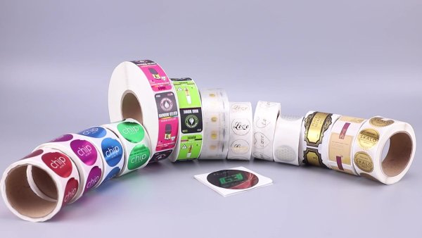 Наклейки в рулоне