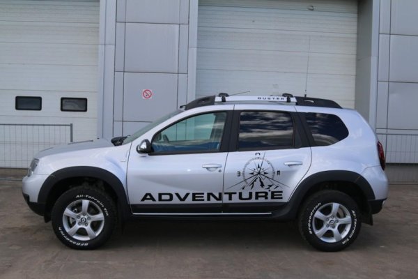 Наклейки на Рено Дастер 2