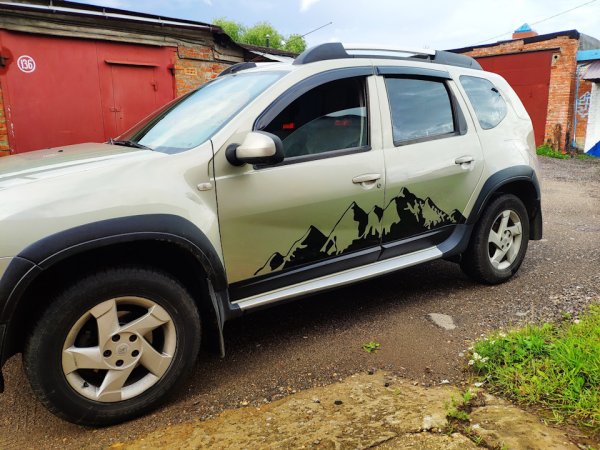 Renault Duster наклейки