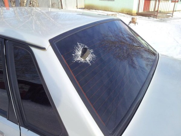 Наклейка шайба на машину