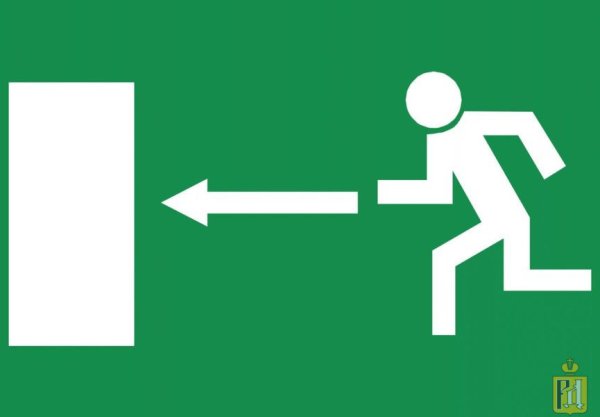 Знак е03 направление к эвакуационному выходу направо