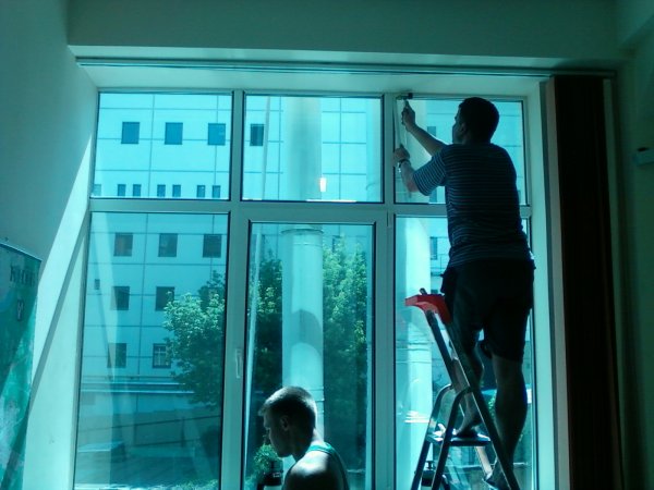 Светоотражающая пленка на окна