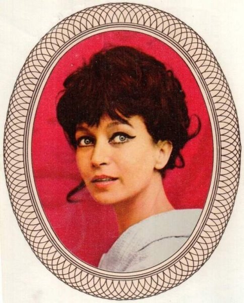 Старые наклейки с девушками