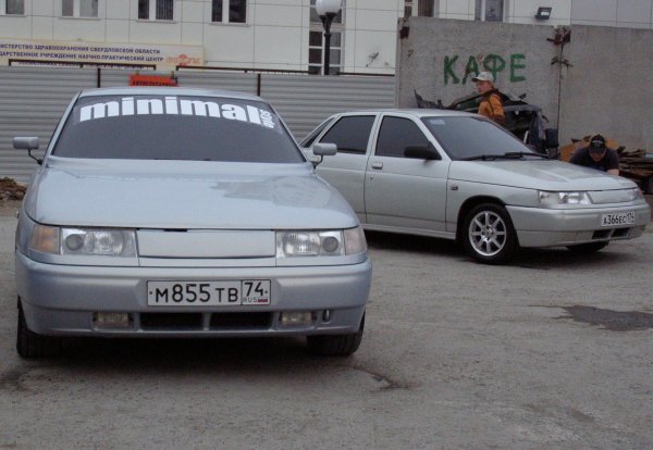 ВАЗ 2110 Версаче на капоте