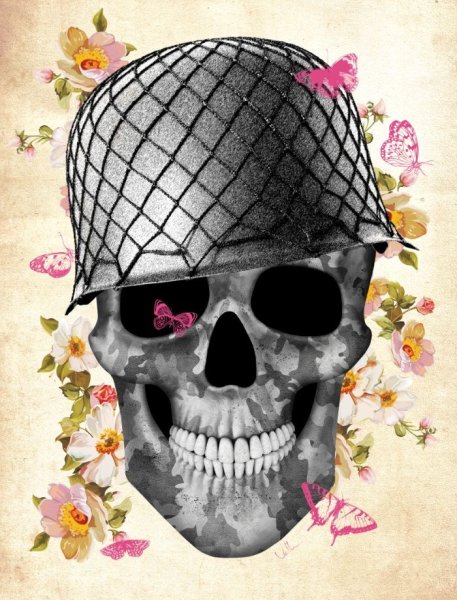 Череп в фашистской каске