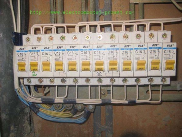 Схема сборки электрощита на 12 автоматов