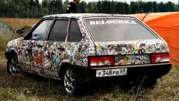 ВАЗ 2108 стикербомбинг