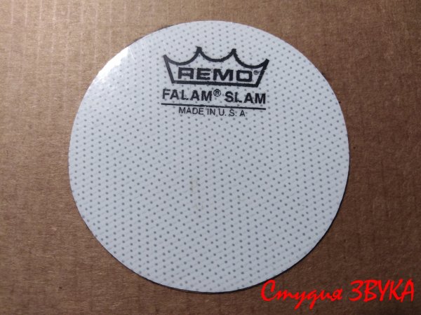 Наклейка Remo бас барабан