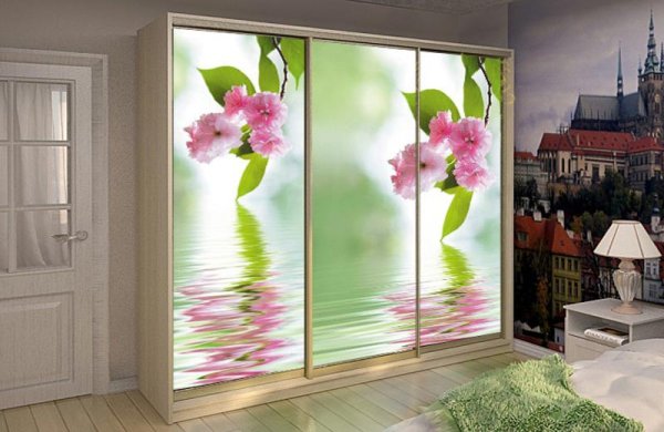 Декор дверей шкафа