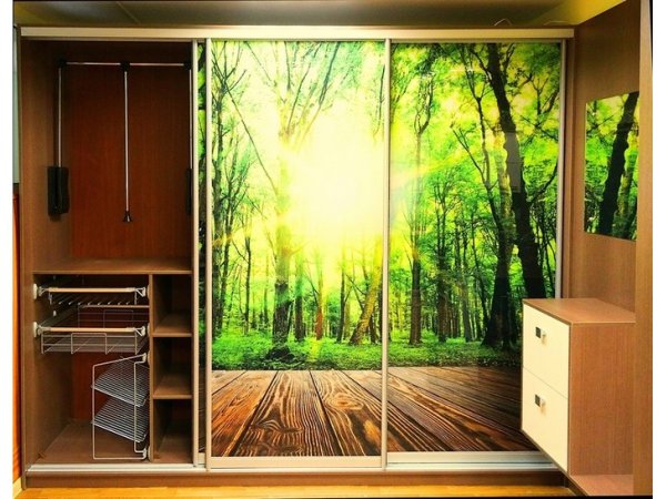 Шкафы купе с витражами