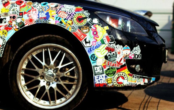 Стикербомбинг на авто