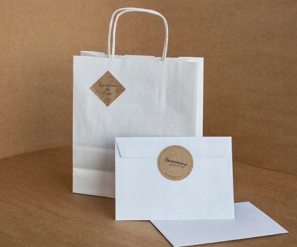 Надписи на бумажных пакетах