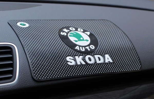 Коврик на Торпедо Skoda Octavia
