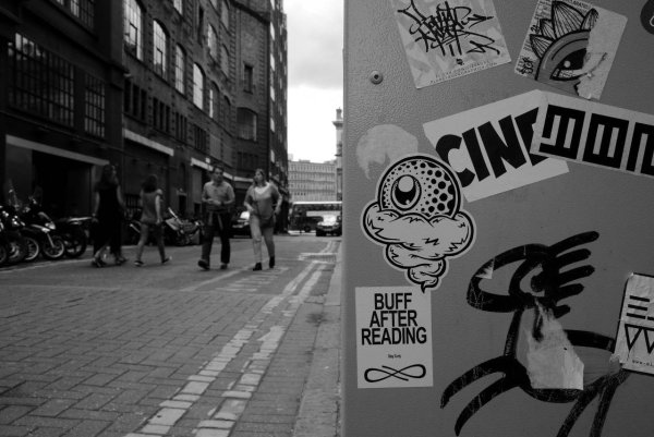 Стикеры на улице