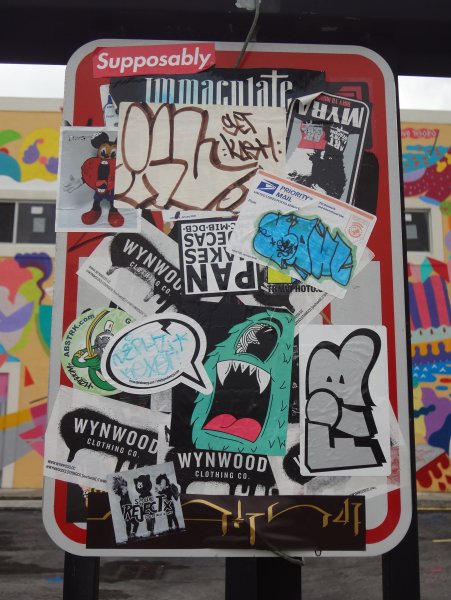 Стрит арт наклейки